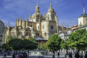 Cómo ir de Burgos a Segovia